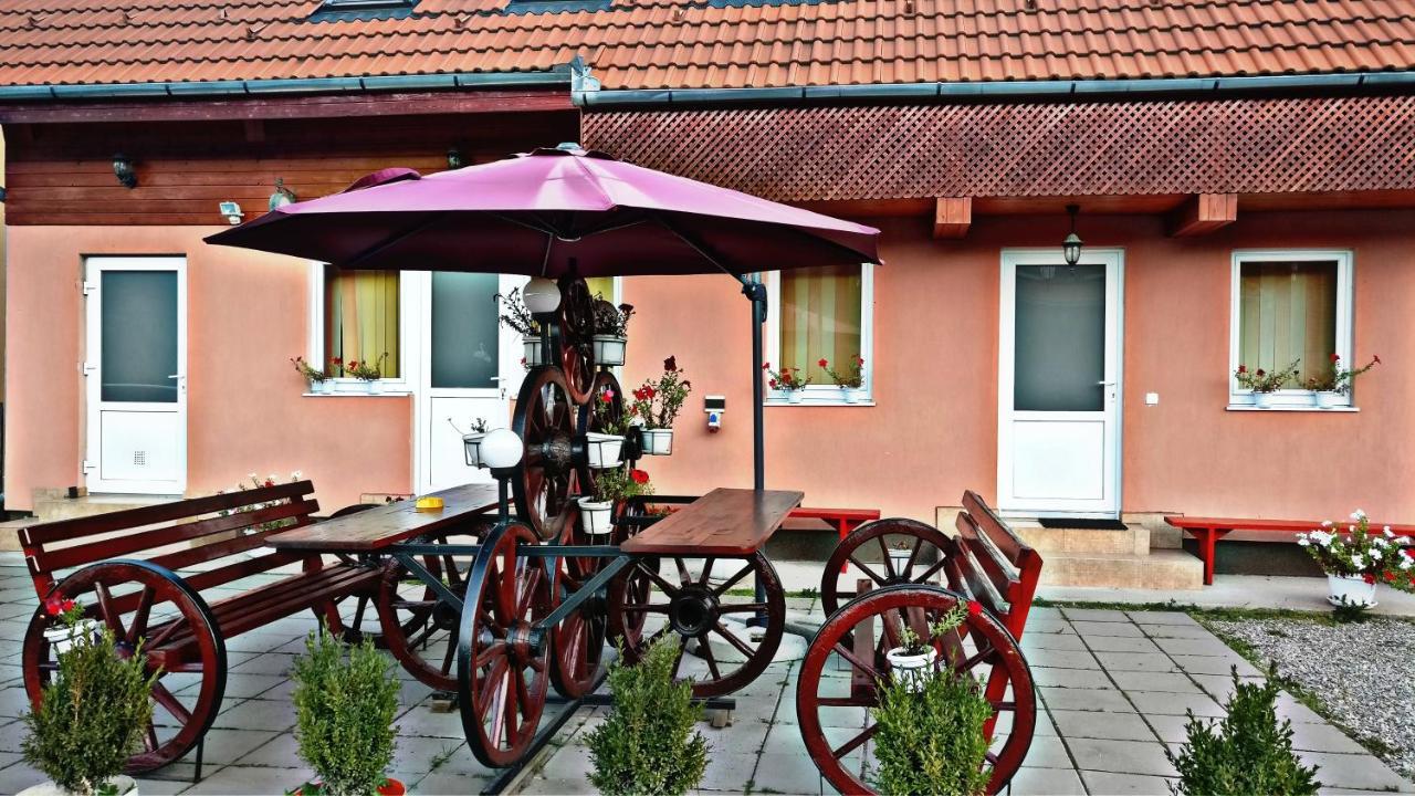 Picnic Panzio Bed & Breakfast Lunca de Sus Luaran gambar