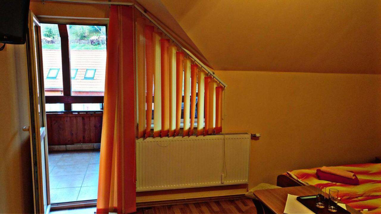 Picnic Panzio Bed & Breakfast Lunca de Sus Luaran gambar